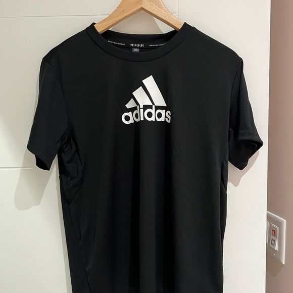 Black adidas sports tshirt - Picture 3 of 6